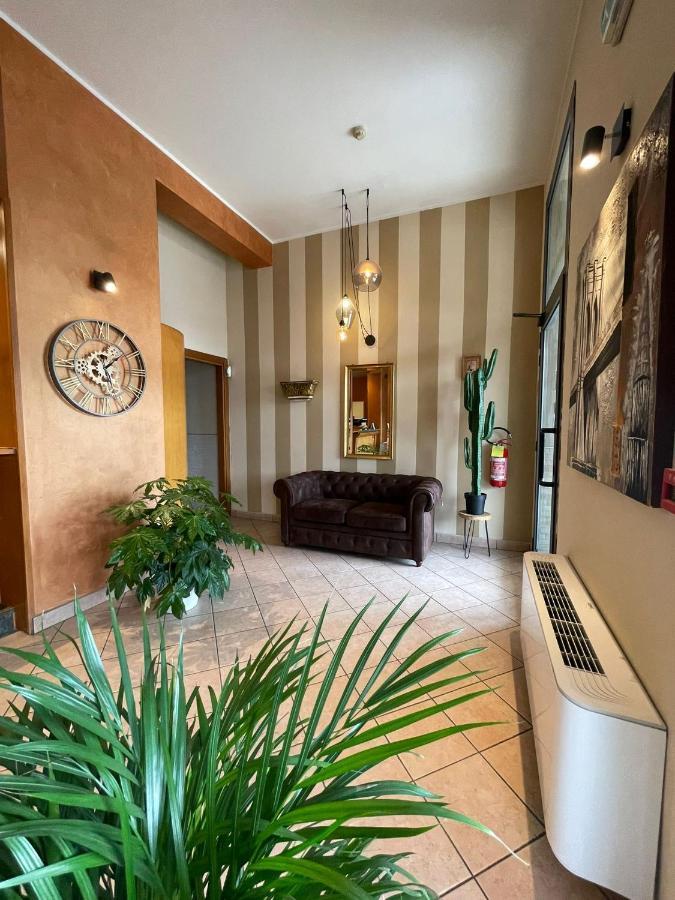 Hotel Arda Fiorenzuola Фьоренцуола-д'Арда Экстерьер фото