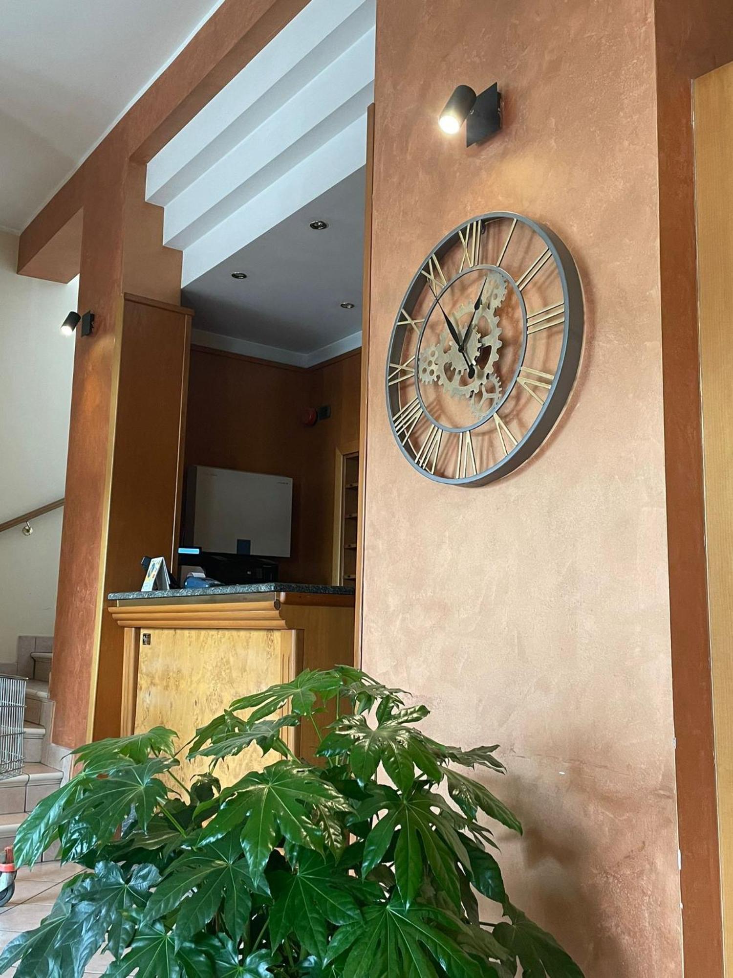 Hotel Arda Fiorenzuola Фьоренцуола-д'Арда Экстерьер фото