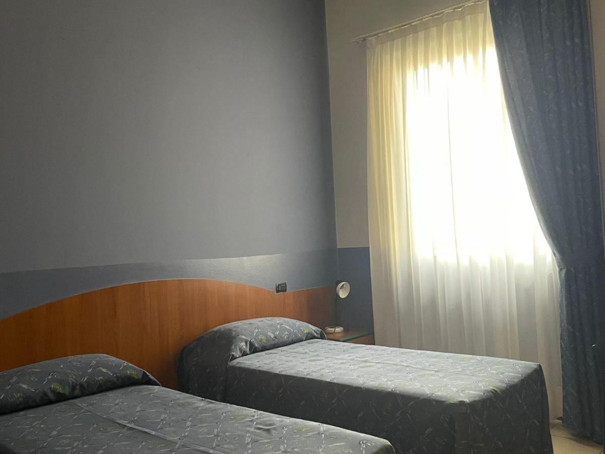 Hotel Arda Fiorenzuola Фьоренцуола-д'Арда Экстерьер фото